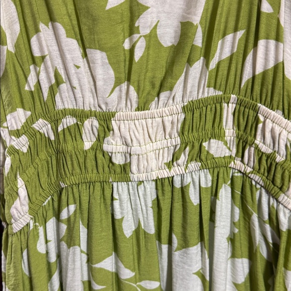 Blu Pepper Green Floral Tiered Midi Dress Smocked Waist M spring - Picture 6 of 7